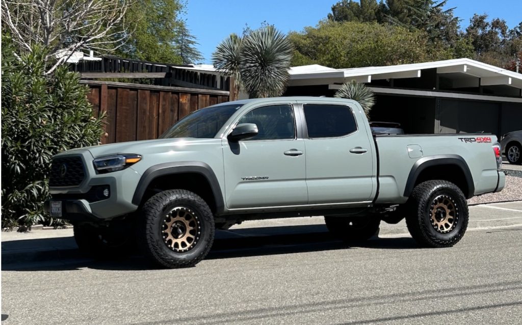 33" Tires on 3.5" Lifted 2022 Toyota Tacoma TRD Offroad